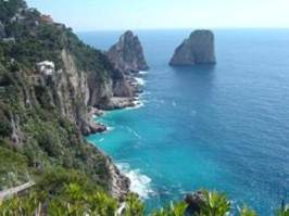 Description: http://ypigroup.com/media/destination/itineraries/italian-french-riviera/capri.jpg